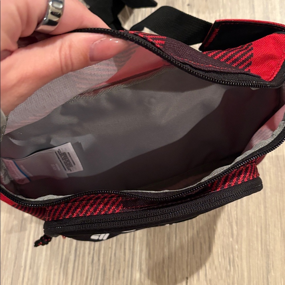 Columbia Zigzag Hip Pack Red Black Plaid Fanny Pack NWT Unisex - Picture 4 of 4